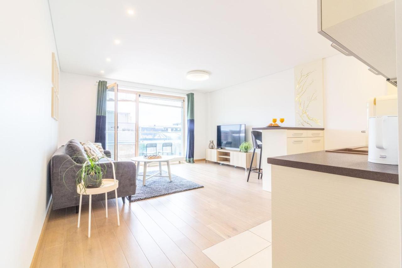 קובנה Cohost I Sunny Center Apt, Covered Parking, Balcony & Self Check-In מראה חיצוני תמונה