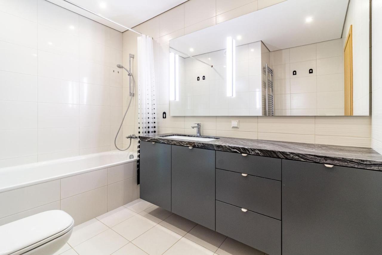 קובנה Cohost I Sunny Center Apt, Covered Parking, Balcony & Self Check-In מראה חיצוני תמונה